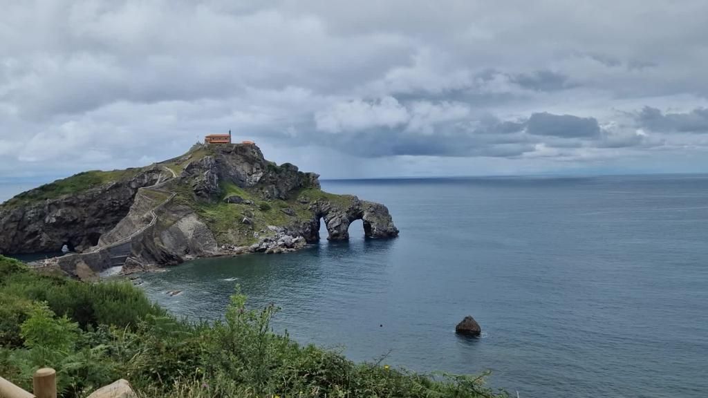 Gaztelugatxeko San Joaneko begiradak