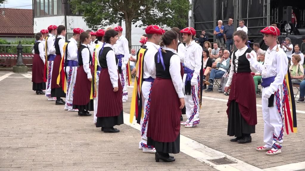 Gautegiz-Arteagako dantza ekitaldia
