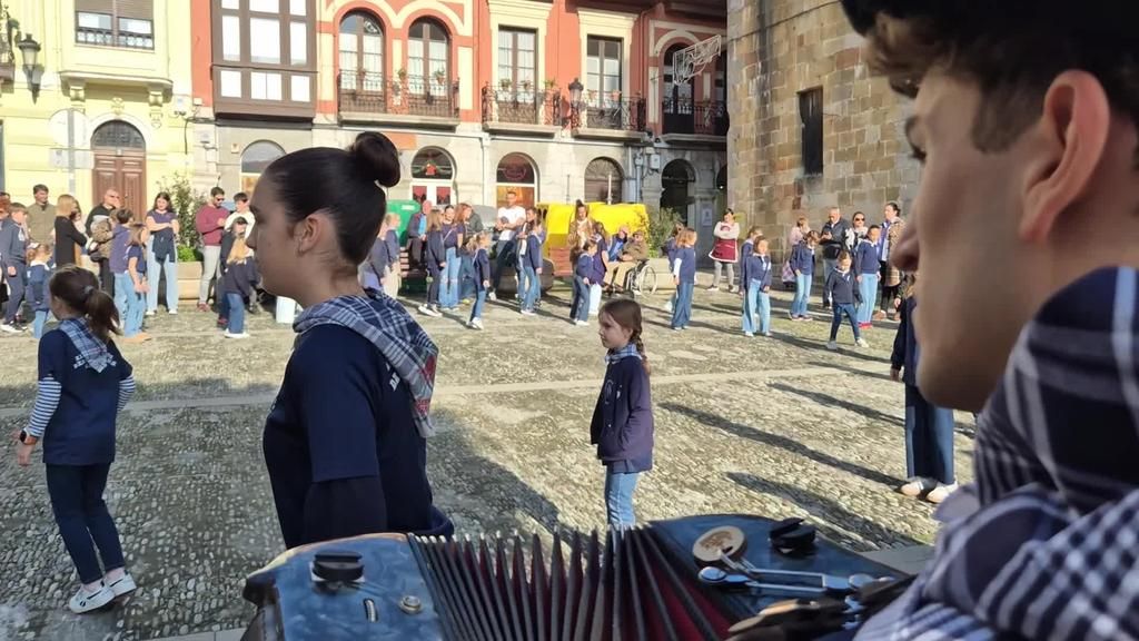 “Abarka Txikidxek aidien” erromeria burutu da