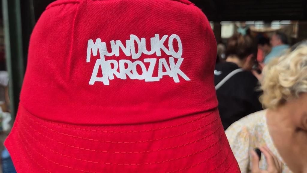 Gernika-Lumoko merkatu plazak munduko saboreak hartu dauz Munduko Arrozak jaialdian