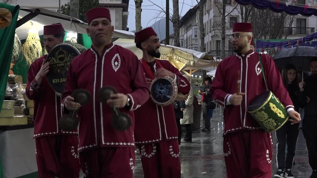 Martxan da Gernikako Erdi Aroko Azoka