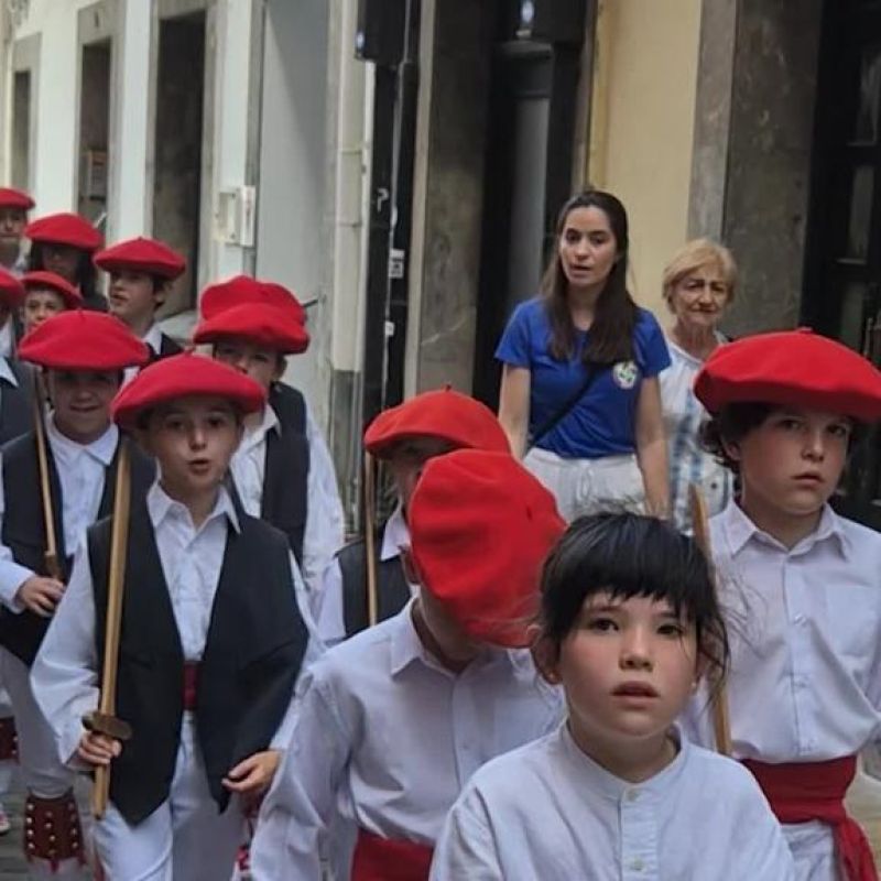 Gernika-Lumoko udal futbol zelaia barritzeko lanak hasi dira.