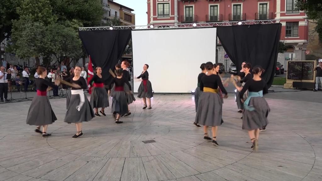 Alkartasuna dantza taldeko ekitaldia