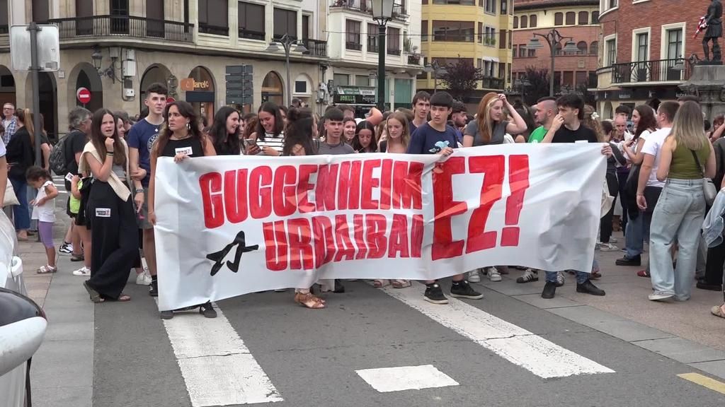 Guggenheim Urdaibai Proiektuaren aurkako manifestazioa