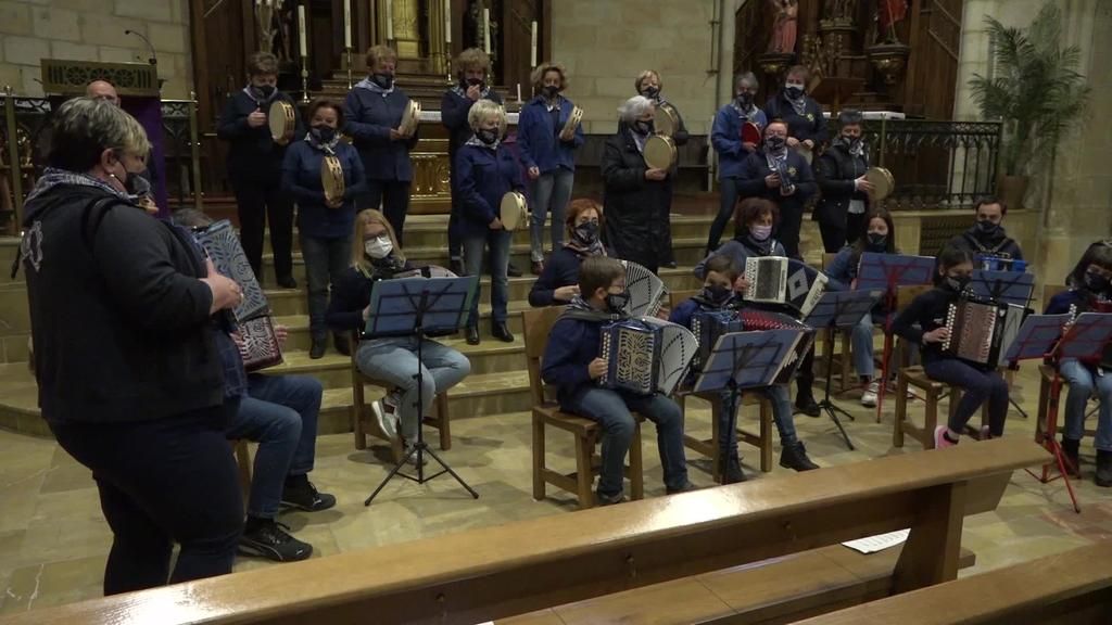 Bermeoko Musika Eskolako trikitixa-pandero taldea