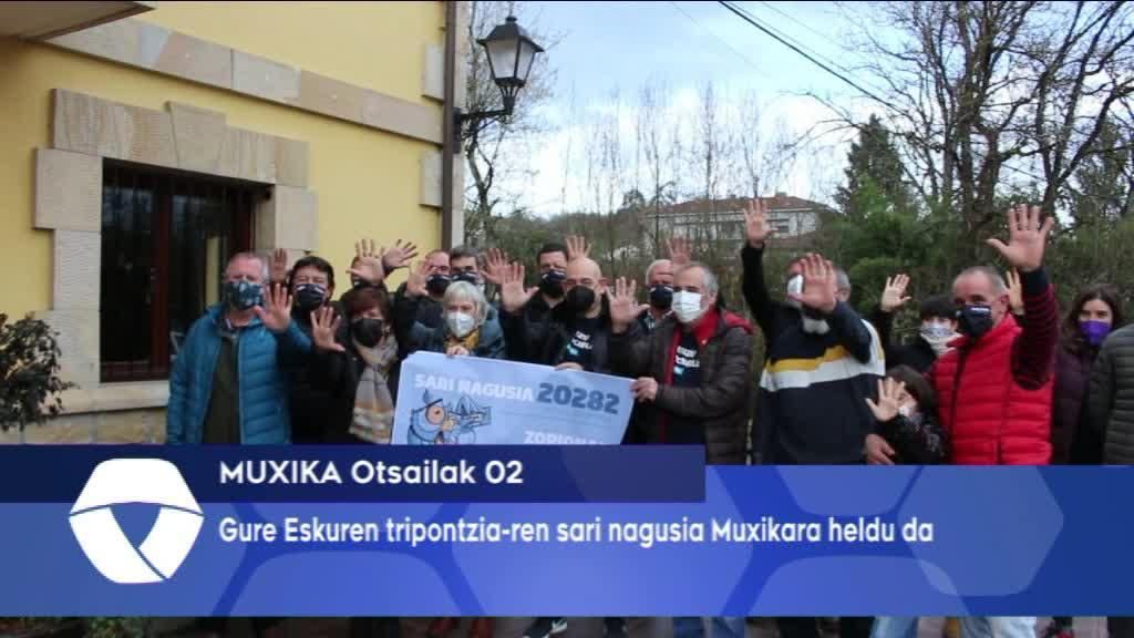 MUXIKARA HELDU DA GURE ESKUREN TRIPONTZIAREN SARI NAGUSIA