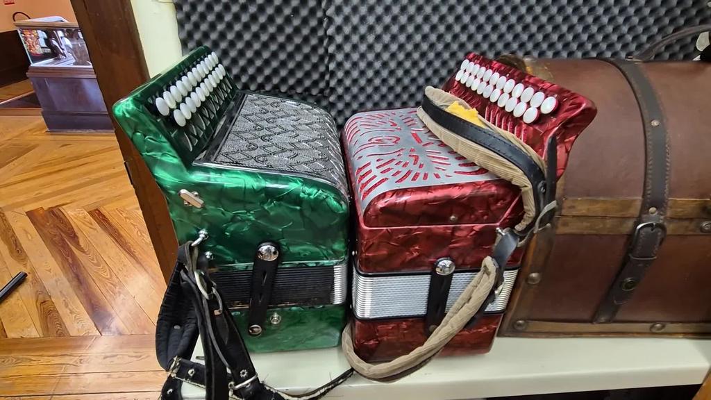 Segundo Olaeta Eskolak hasieratik instrumentuak jotzen ikasteko tailerrak edegi dauz