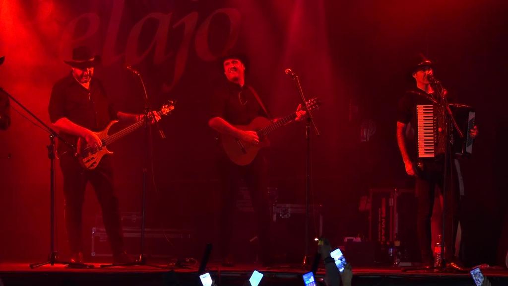 Puro Relajo taldeak dantzan jarri dai herria, Uda Fest Jaialdian