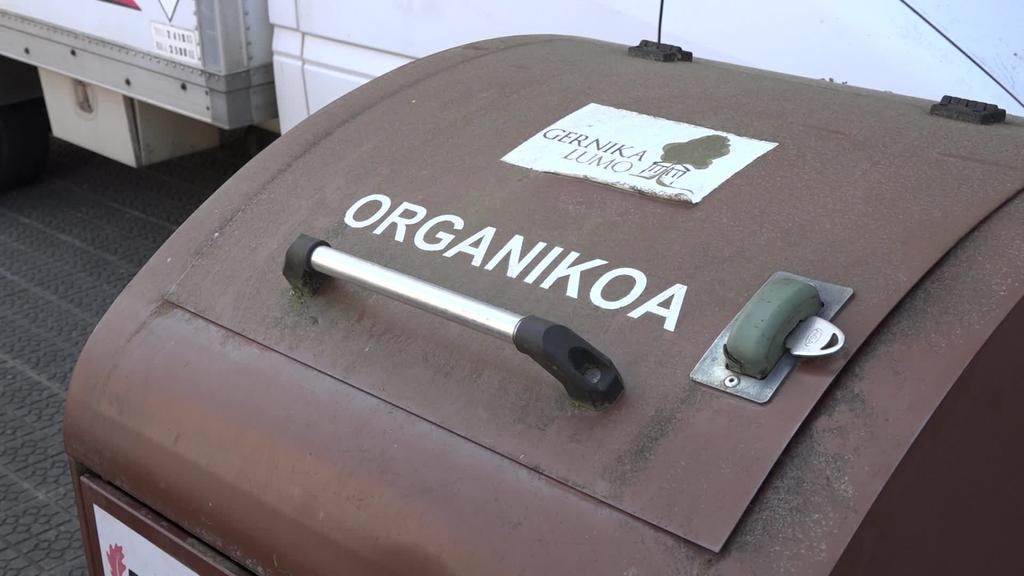 726 bizilagunek erabiltzen dabe dagoeneko boltsa konpostagarriak biltzeko zerbitzua Gernika-Lumon