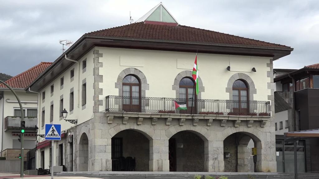 Udalak 2027rako tasa eta zerga guztiak izoztea onartu dau
