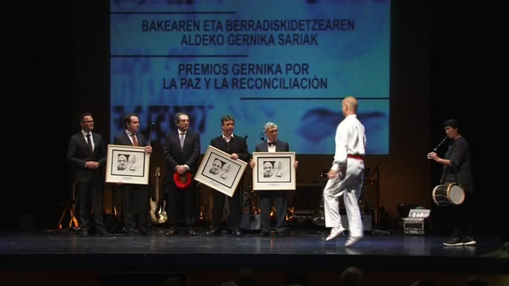 ERREFUXATUAK GOGORATU DIRA GERNIKA SARIETAN