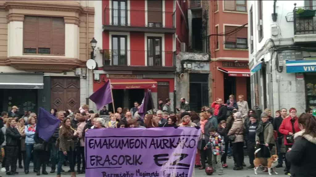 AZKEN SEXU ERASOA SALATU DUTE BERMEOTARREK LAMERAN