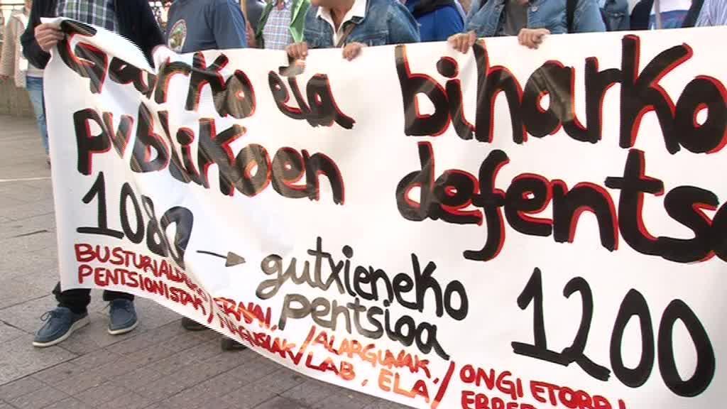 MANIFESTAZIOA EGIN DUTE BUSTURIALDEKO PENTSIODUNEK