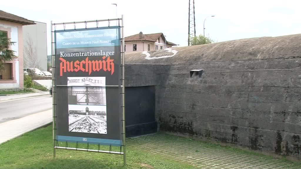 AUSCHWITZEKO KONZENTRAZIO ESPARRUKO ERAKUSKETA INAUGURATU DA