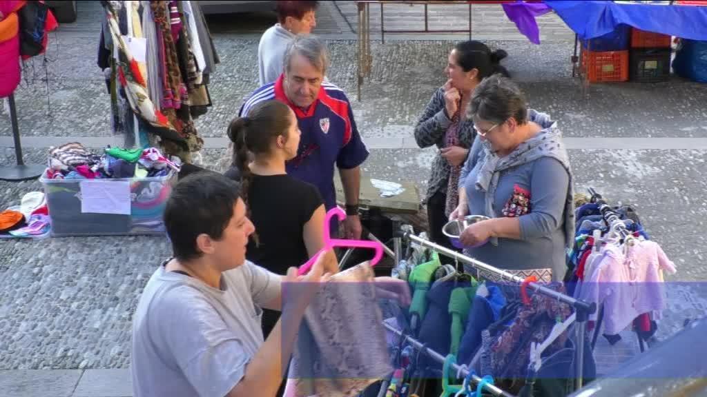 JENDE UGARI IZAN DA GOIKO PLAZAKO MERKATU TXIKIAN