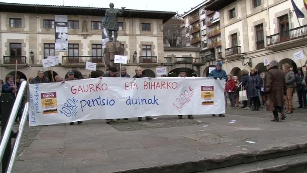 Pentsiodunen mugimenduak manifestazioa egin du urtarrilaren 30erako greba deituz