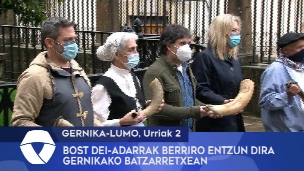 Bost dei-adarrak berriro entzun dira Gernikako Batzarretxean