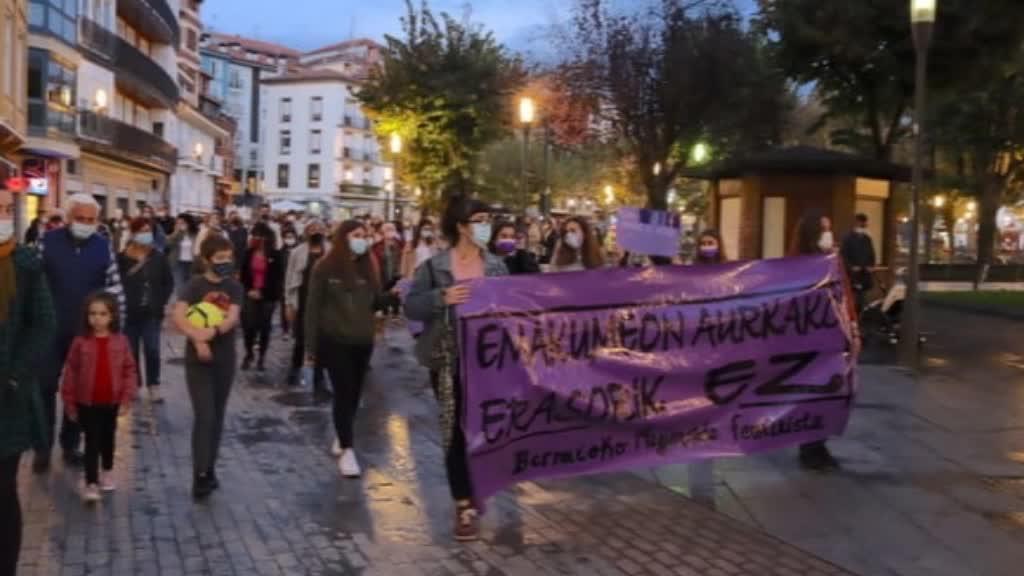 AZKEN SEXU ERASOA SALATZEKO ELKARETARATZEA EGIN DUTE LAMERAN