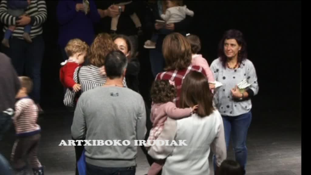 HAUR JAIOBERRIEN LIBURUA BANATZEN DABIL BERMEOKO UDALA