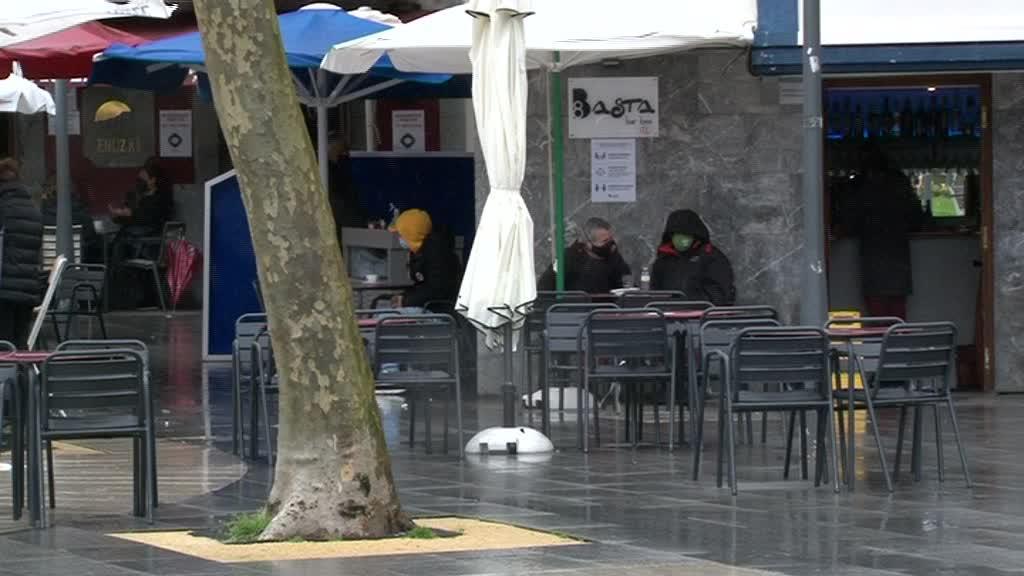 TABERNAK BERRIRO ERE ZABALIK DAUDE BUSTURIALDEAN