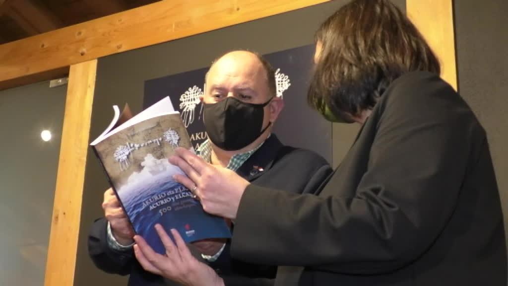 AKURIO ETA ELKANO 500 URTE GEROAGO LIBURUA AURKEZTU DA