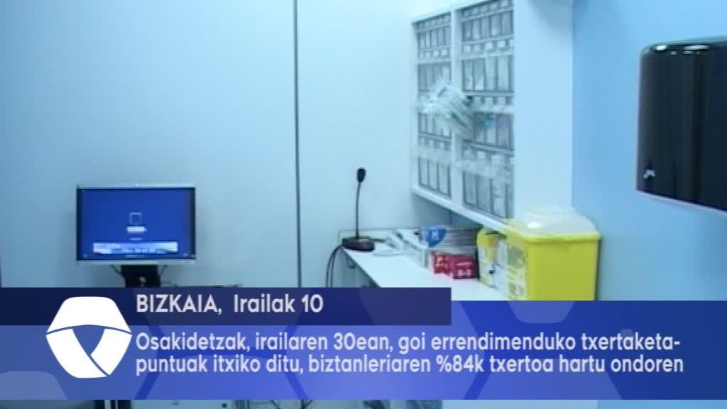 Osakidetzak, Irailaren 30ean, Goi-errendimennduko txertaketa-puntuak itxiko ditu, biztanleriaren %84k txertoa hartu ondoren