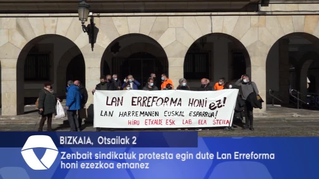 Zenbait sindikatuk protesta egin dute Lan Erreforma honi ezezkoa emanez