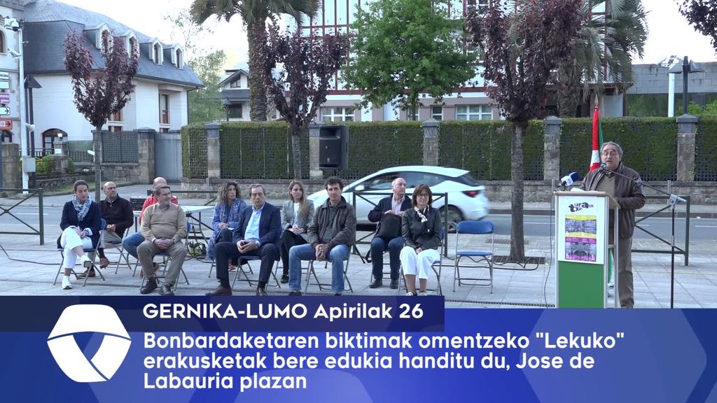 Bonbardaketaren biktimak omentzeko Lekuko erakusketak bere edukia handitu du Jose de Labauria plazan