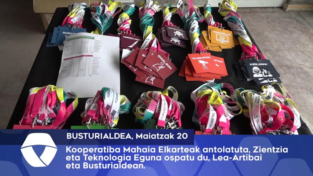 Kooperatiba Mahaia Elkarteak antolatuta, Zientzia eta Teknologia eguna ospatu dute Lea-Artibai eta Busturialdean