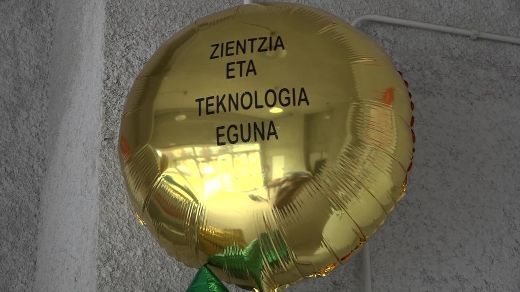 Kooperatiba Mahaia Elkarteak antolatuta, Zientzia eta Teknologia eguna ospatu dute Lea-Artibai eta Busturialdean