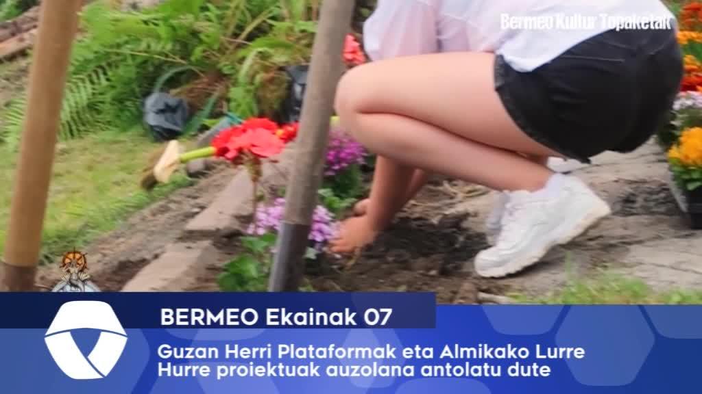 Guzanek auzolana burutu du Almikan Lurre Hurre proiektuarekin batera eta Tribis Baserri Galdue antzezlanerako gonbitea luzatu du