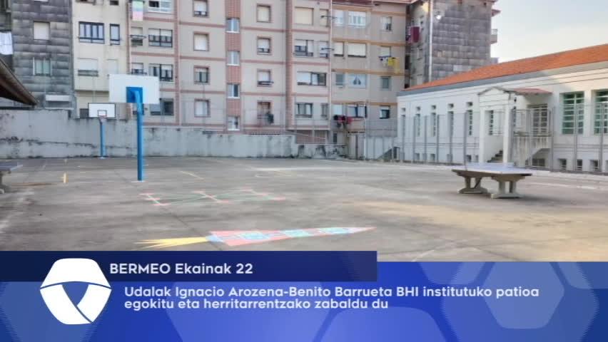 Bermeoko Udalak Ignacio-Arozena-Benito Barrueta BHI institutuko patioa herritarrentzako egokitu du