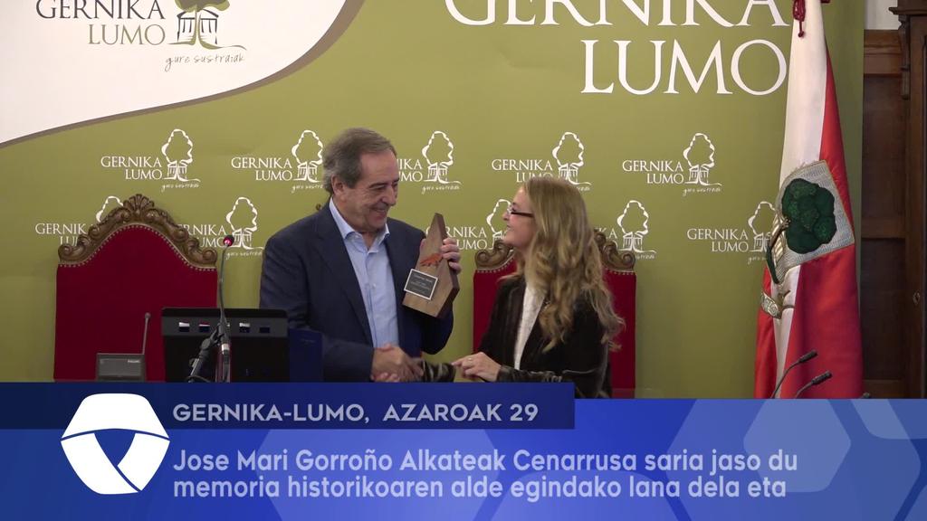 Jose Mari Gorroño alkateak cenarrusa saria jaso du memoria historikoaren alde egindako lana dela eta
