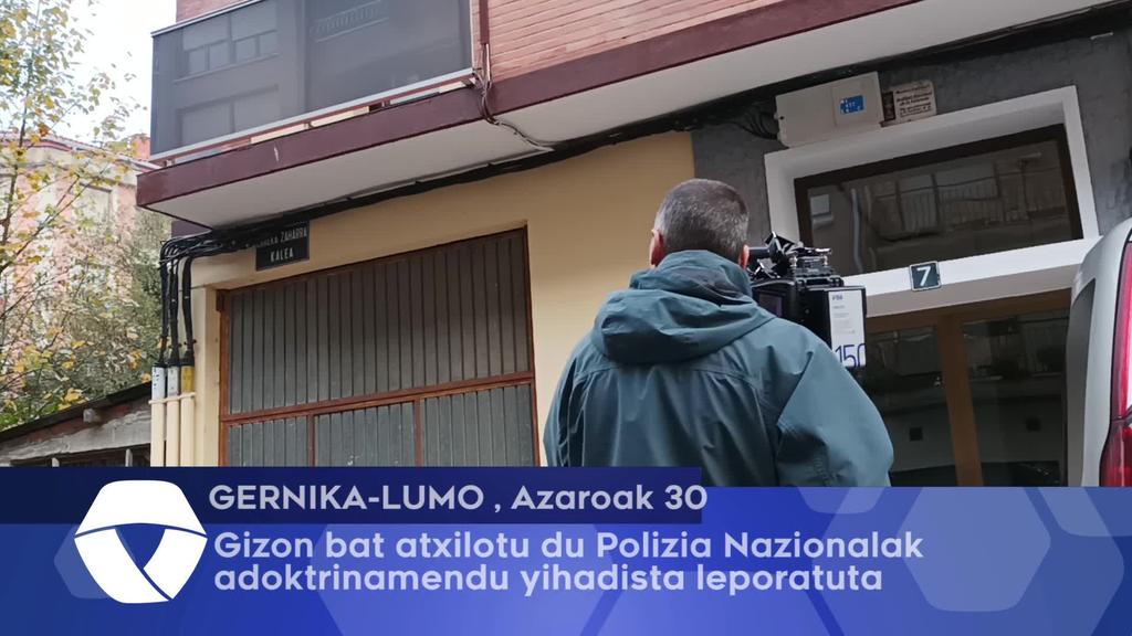 Gizon bat atxilotu dute doktrinamendu yihadista leporatuta
