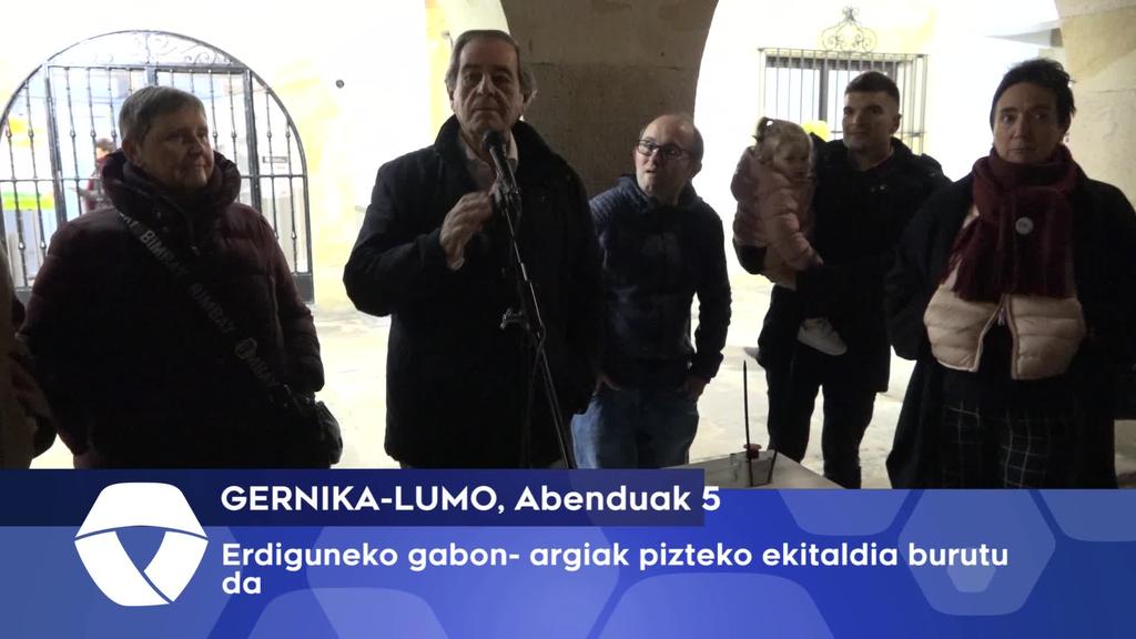 Piztu dira erdiguneko gabon argiak