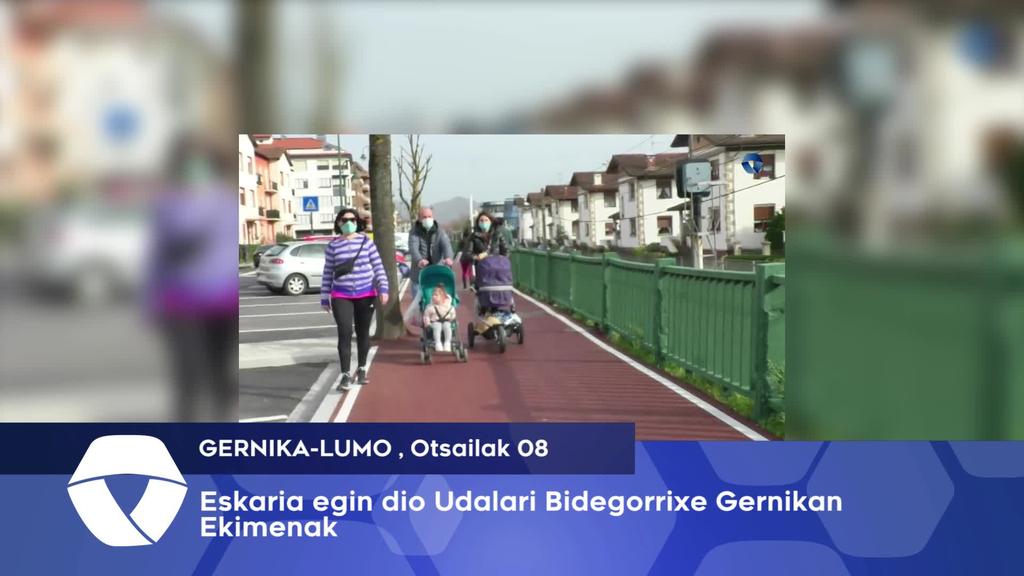 Eskaria egin dio Gernika-Lumoko  Udalari Bidegorrixe Gernikan Ekimenak