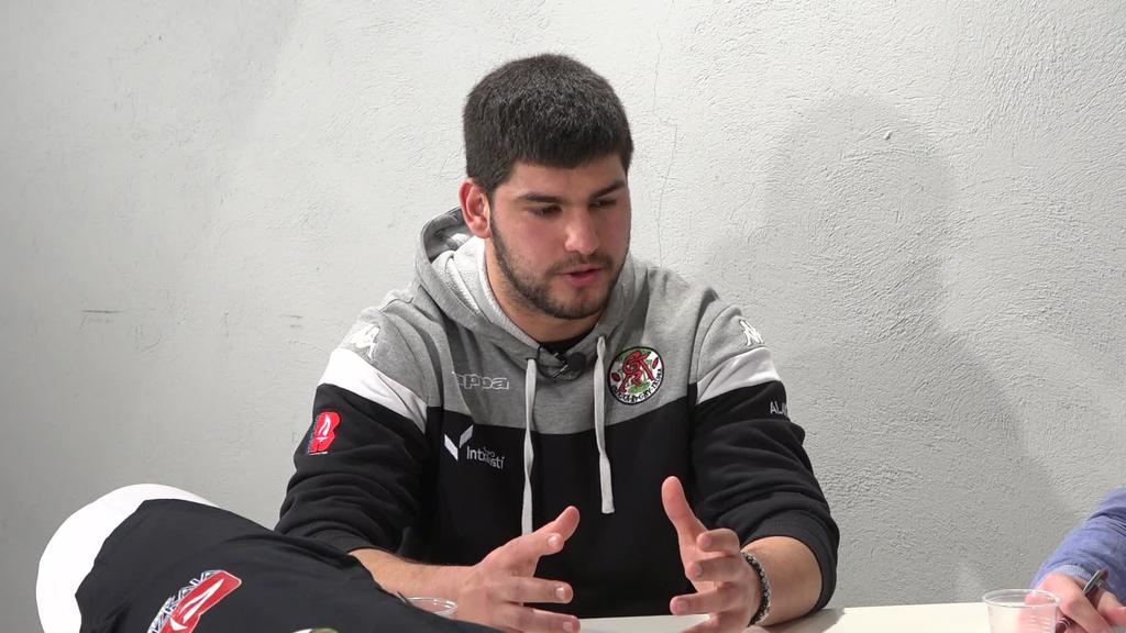 Gernika Rugby Taldeko jokalaria den Aritz Asensiorekin