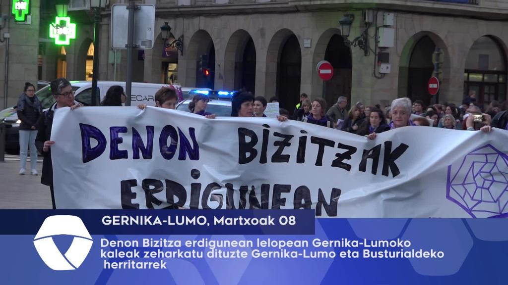 Denon Bizitza erdigunean lelopean Gernika-Lumoko kaleak zeharkatu dituzte Gernika-Lumo eta Busturialdeko herritarrek