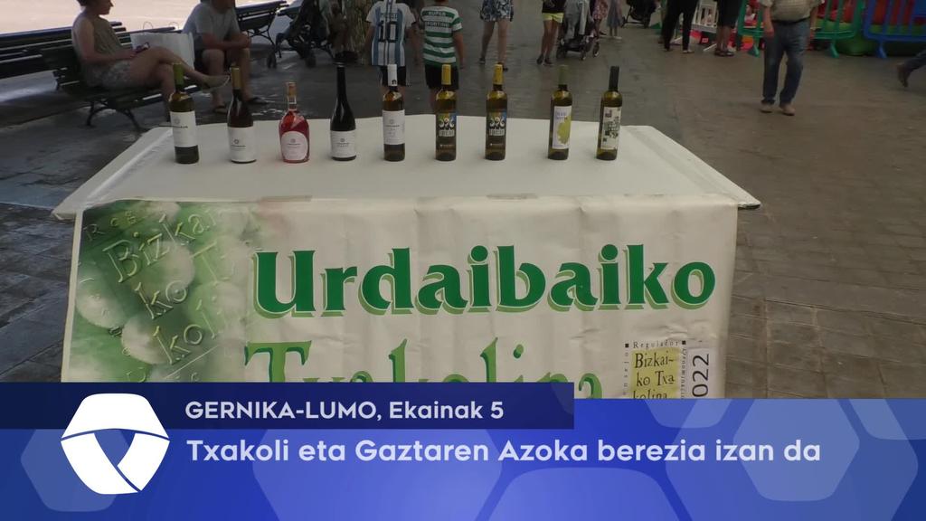 Urdaibaiko txakolina eta gaztaren azoka berezia izan da