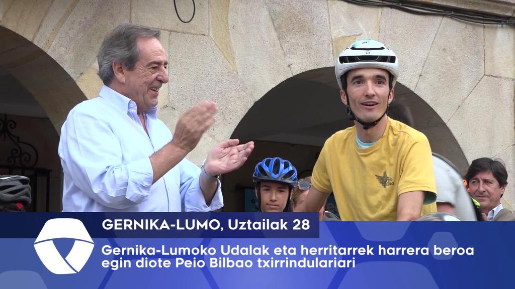 Peio Bilbaok harrera beroa jaso du Foru Plazan