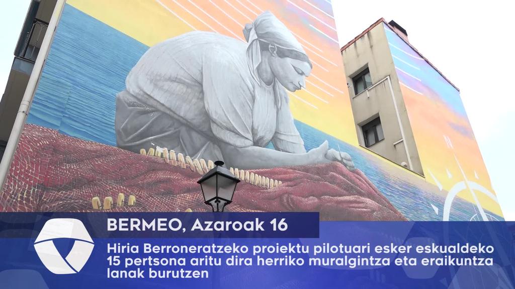Hiria Berroneratzeko proiektu pilotuari esker eskualdeko 15 pertsona aritu dira herriko muralgintza eta eraikuntza lanak burutzen