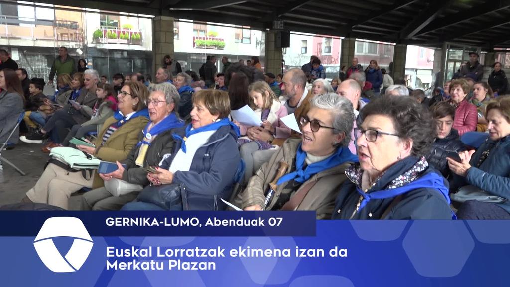 Euskal Lorratzak ekimana burutu da Merkatu Plazan