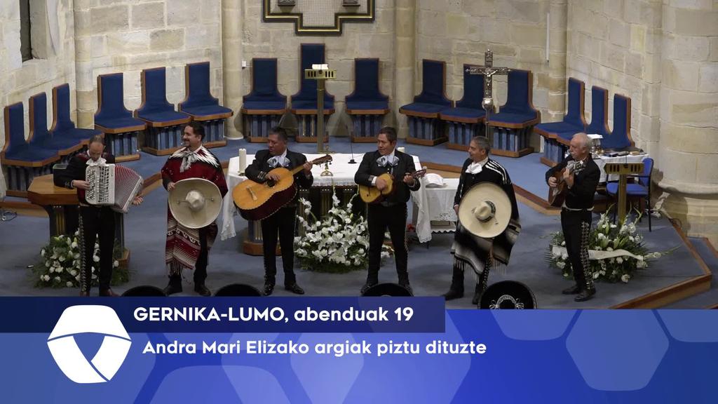 Andra Mari Elizako argiak piztu dituzte