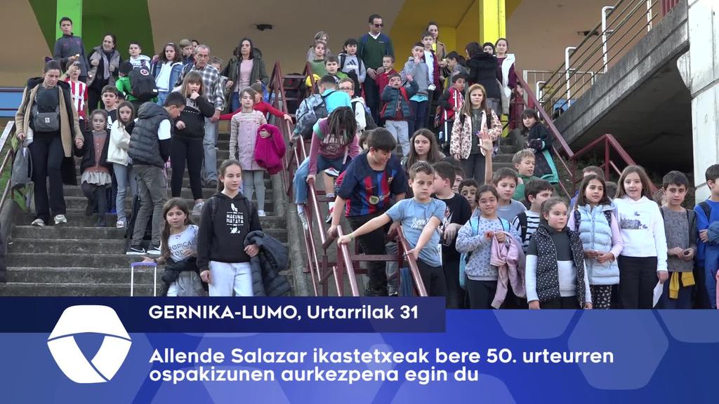 Allende Salazar ikastetxeko 50 urteurren egitaraua aurkeztu dute