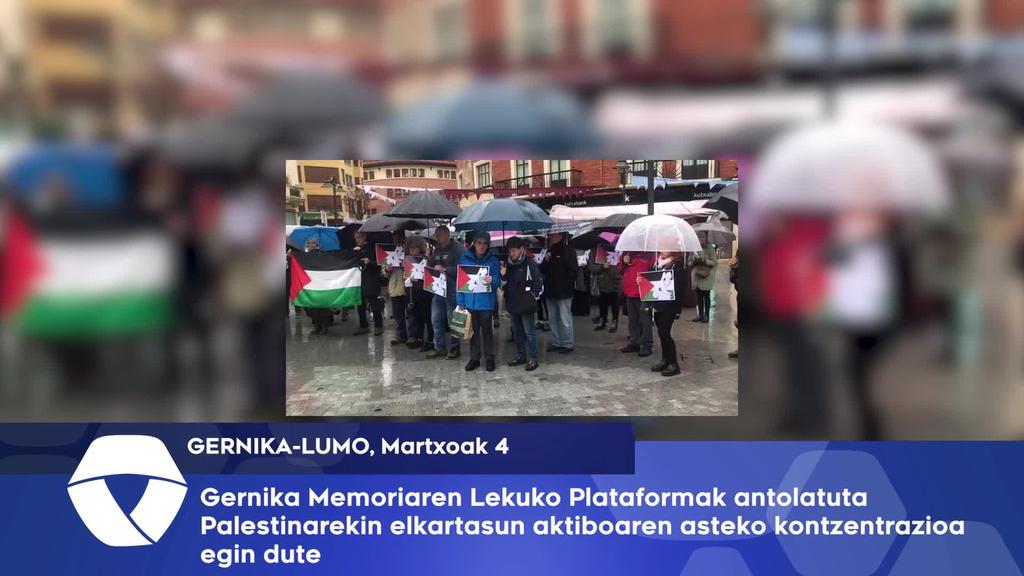 Gernika Memoriaren Lekuko Plataformak antolatuta Palestinarekin elkartasun aktiboaren astearen harira kontzentrazioa burutu dute