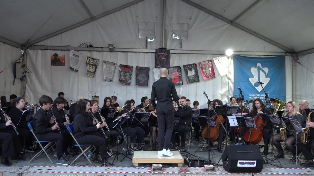 Gernikako Lekuek 2024 txupinazo eta segundo olaeta banda sinfonikoa