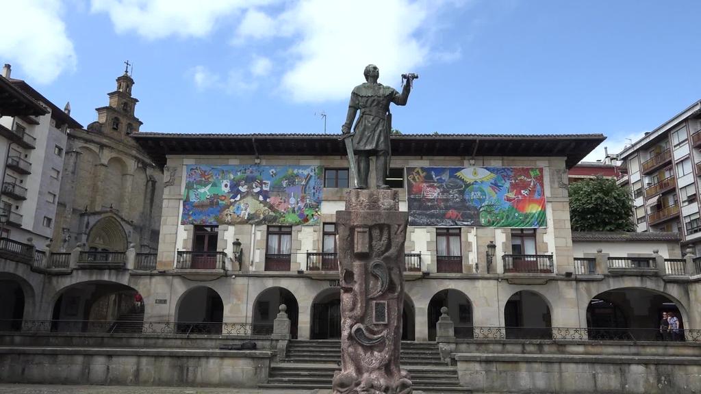 Gernika-Lumoko Foru Plaza