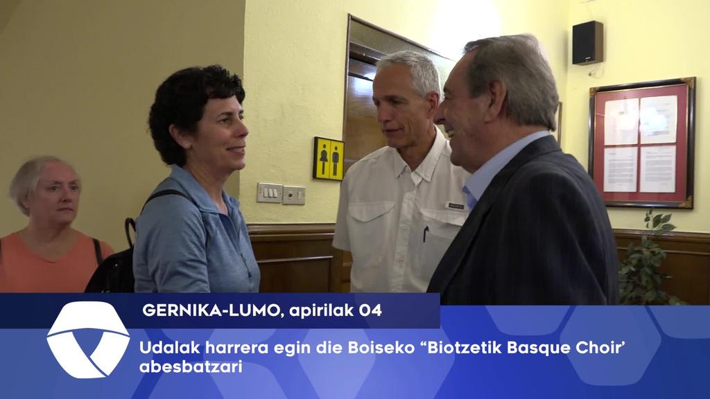 Udalak harrera egin die Boiseko “Biotzetik Basque Choir’ abesbatzari
