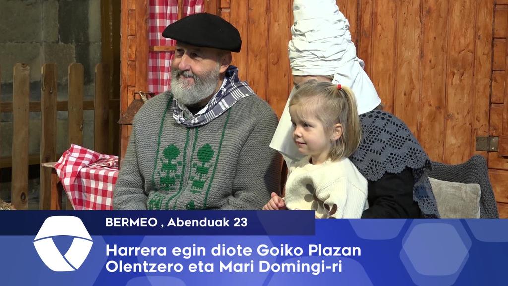 Harrera egin diote Mari Domingi eta Olentzerori Goiko Plazan