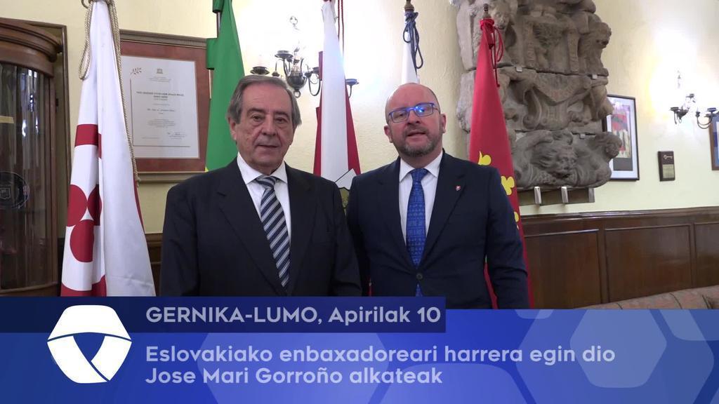 Eslovakiako enbaxadoreari harrera egin dio Jose Mari Gorroño alkateak